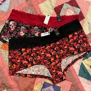 TORRID 1X 1 14/16 WIDE LACE TRIM BOYSHORT SKULL PANTY 2 PAIR BUNDLE NWT